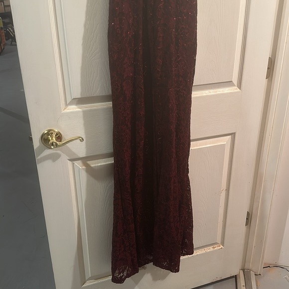 Burgundy sequins dress - Picture 2 of 4